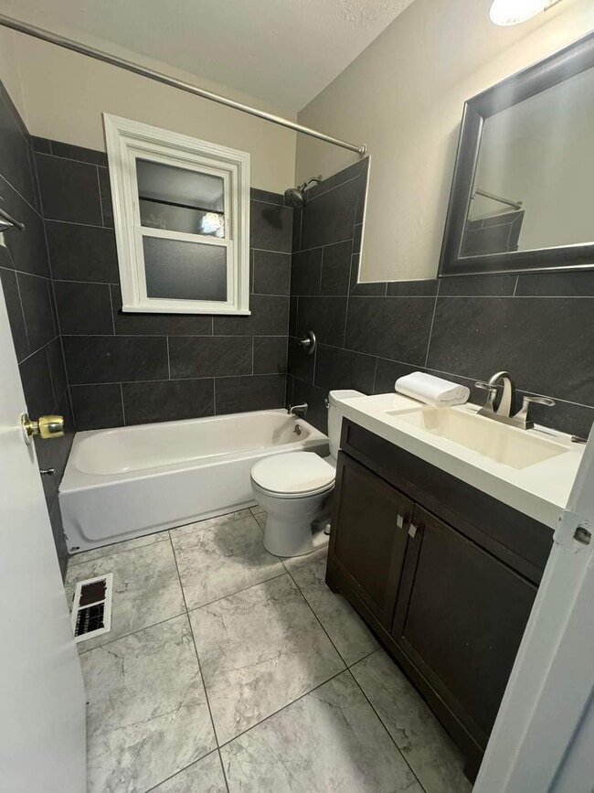 Building Photo - 2707 Jenlee Ln