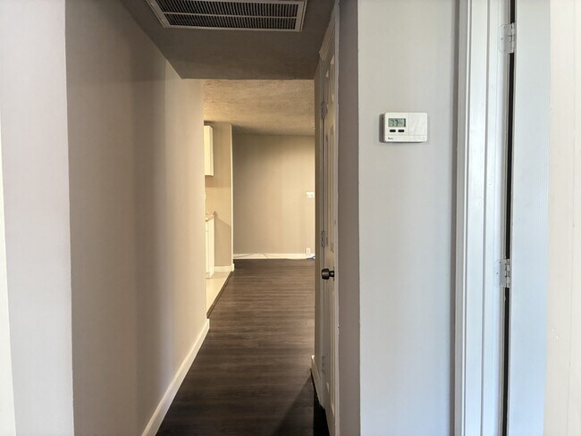 Building Photo - 7510 Shadyvilla Ln