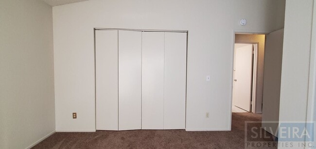 Building Photo - Gated Community 3 Bedroom 2 Bath in Preisker Gardens!