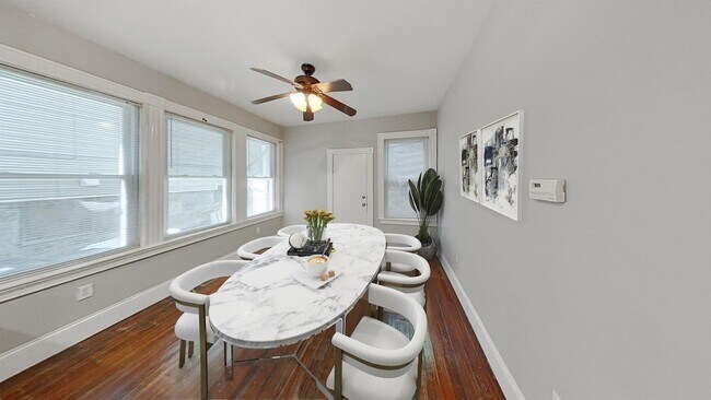 Building Photo - NICE 6 BED IN MISSIN HILL!!!!