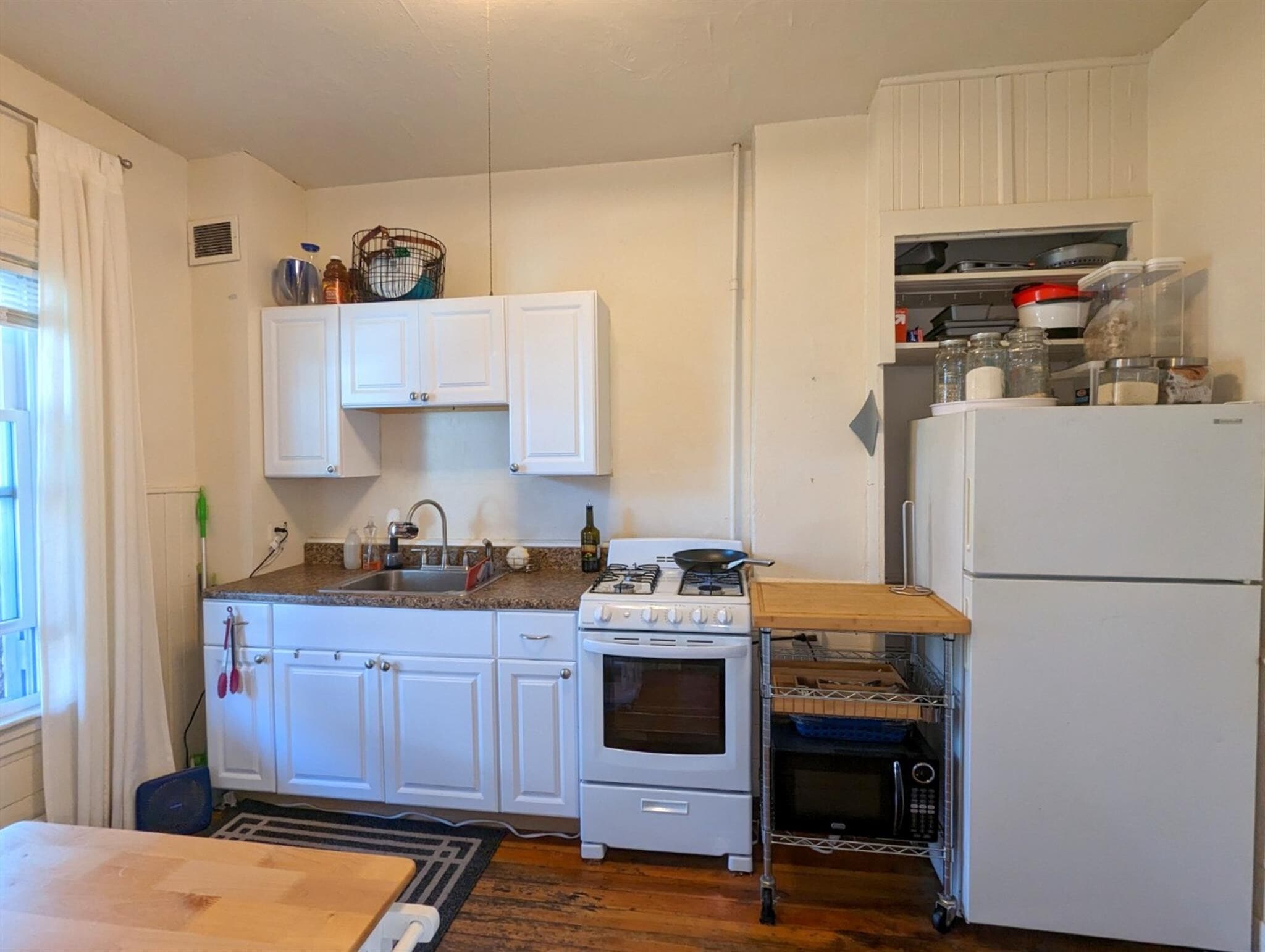 Building Photo - 12 Evergreen Square