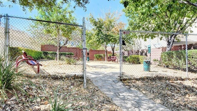 Building Photo - 9291 Hollander Ave