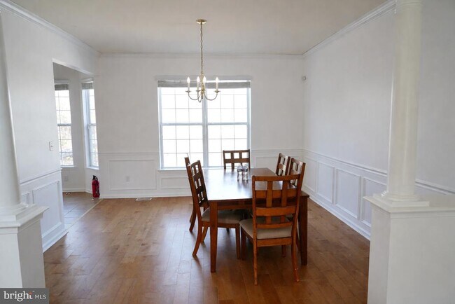 Building Photo - 101 Goldenrod Ln