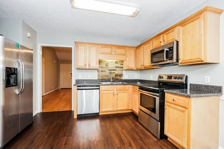 Building Photo - 8009 Maggie Ct