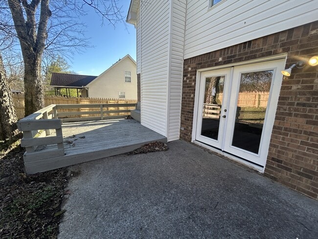Building Photo - 533 Woodland Hills Dr