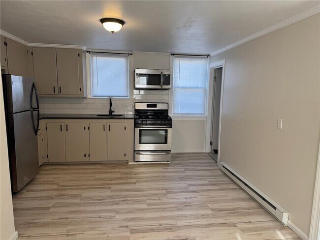 Building Photo - 33 St Elizabeth St