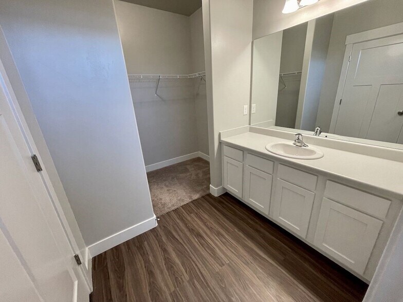 Building Photo - 14472 S Selvig Way