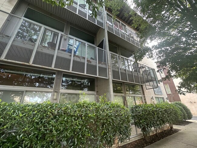 Building Photo - 2116 McClintock Rd