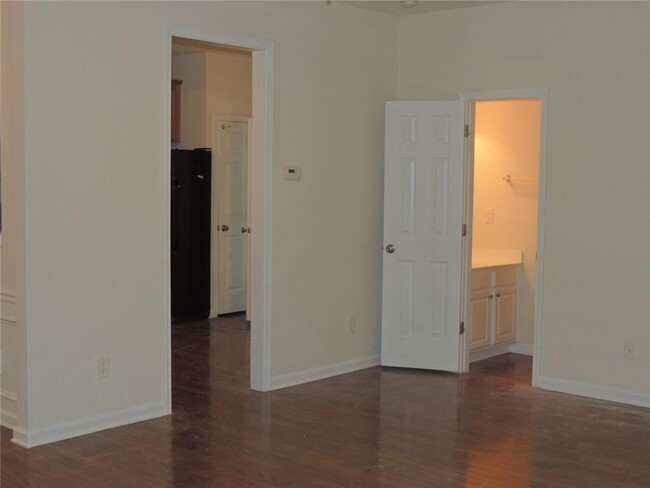 Building Photo - 2031 Fosco Dr NW