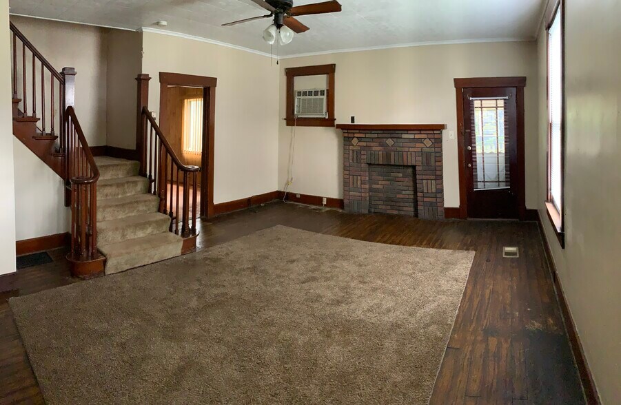 Living room - 245 Green St