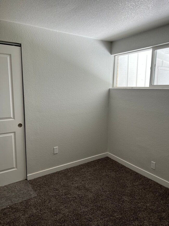 Building Photo - Rent-to-Own Ranch-Style Home in Henderson,...