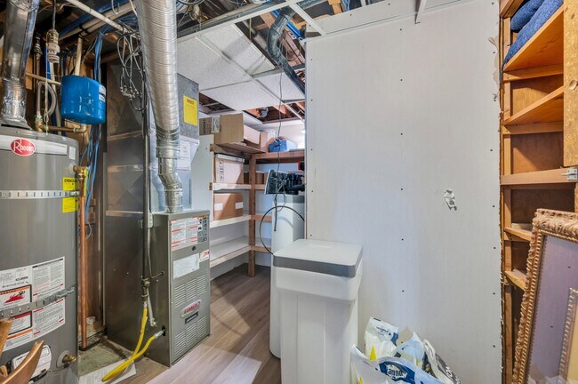 Building Photo - 29 2050 N