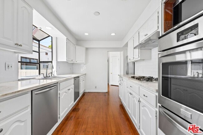 Building Photo - 133 N Alta Vista Blvd