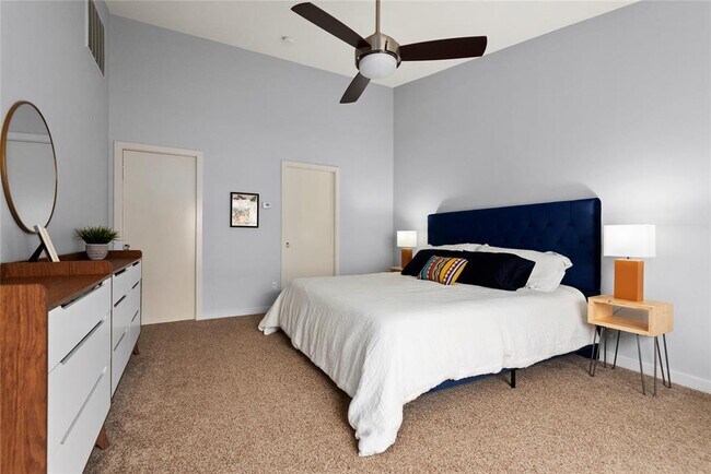 Building Photo - 3044 Commerce St