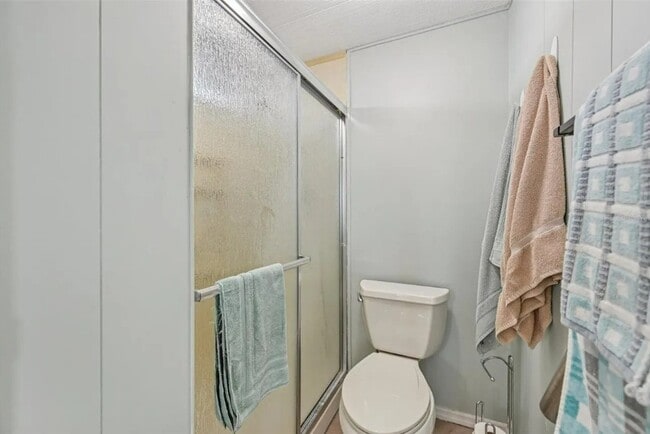 Building Photo - 106 Lazy River Rd