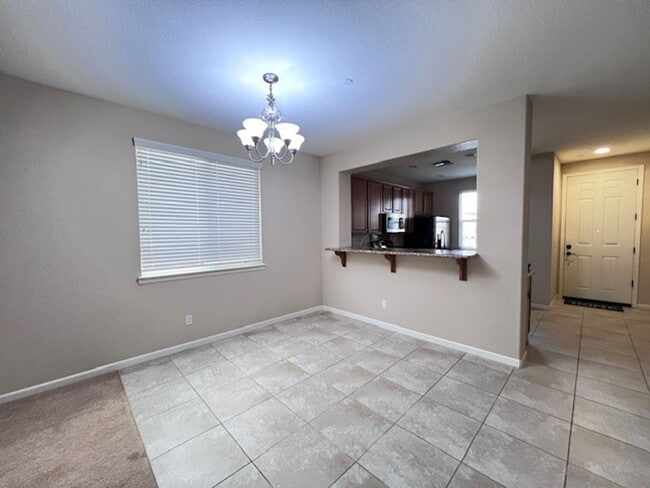 Building Photo - Beautiful home located in Vineyard Pointe Village