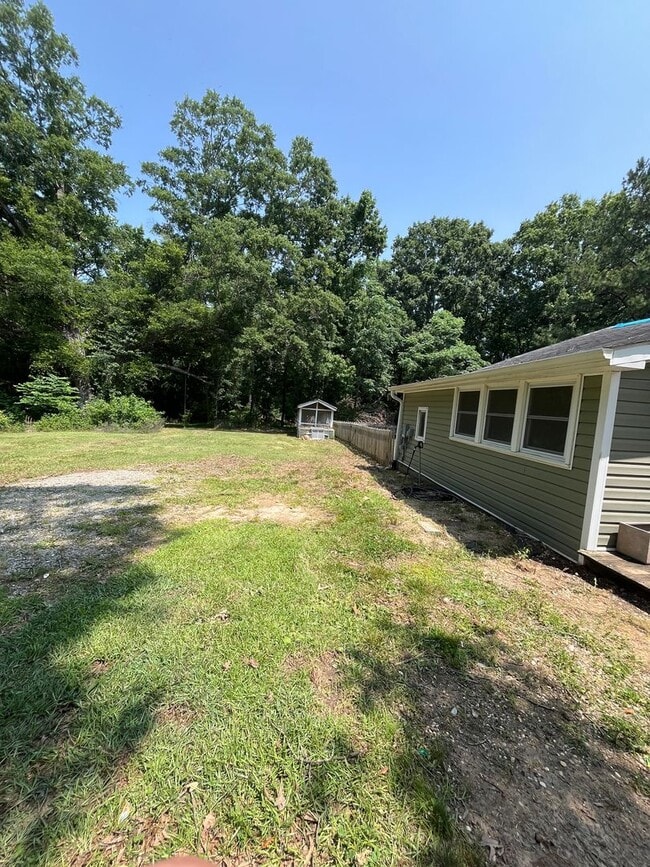Building Photo - Charming 2 Bedroom Home Located In Holly Springs NC!!!