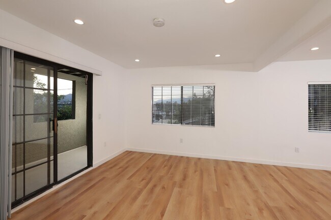 Building Photo - 2236 Glendale Blvd