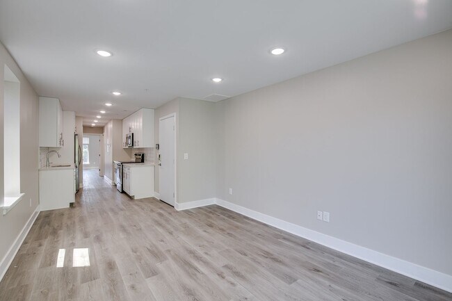 Building Photo - 2017 N College Ave