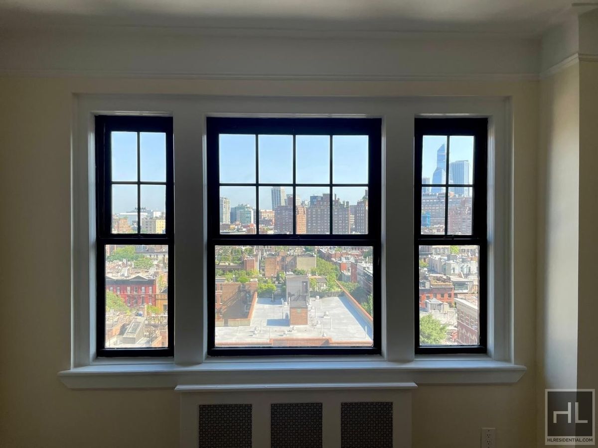Building Photo - AMAZING STUDIO APARTMENT!! AMAZING DEAL! W...
