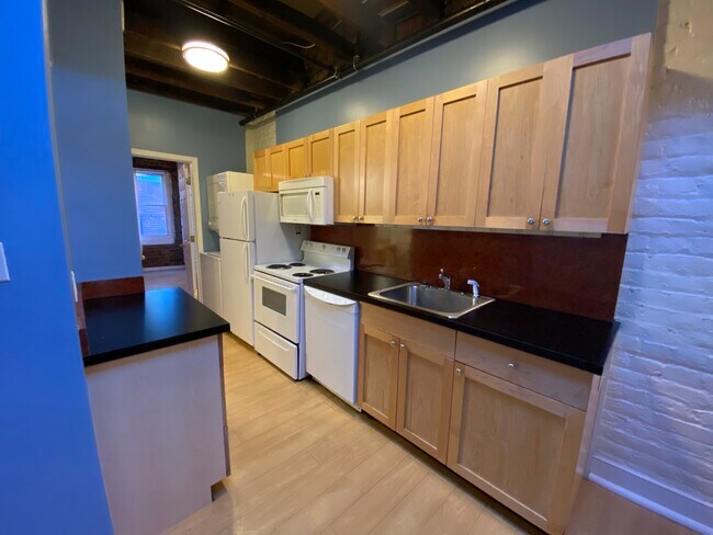 Kitchen - 17 N 17th St