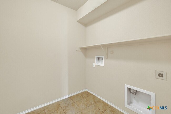 Building Photo - 1512 Doncaster Dr