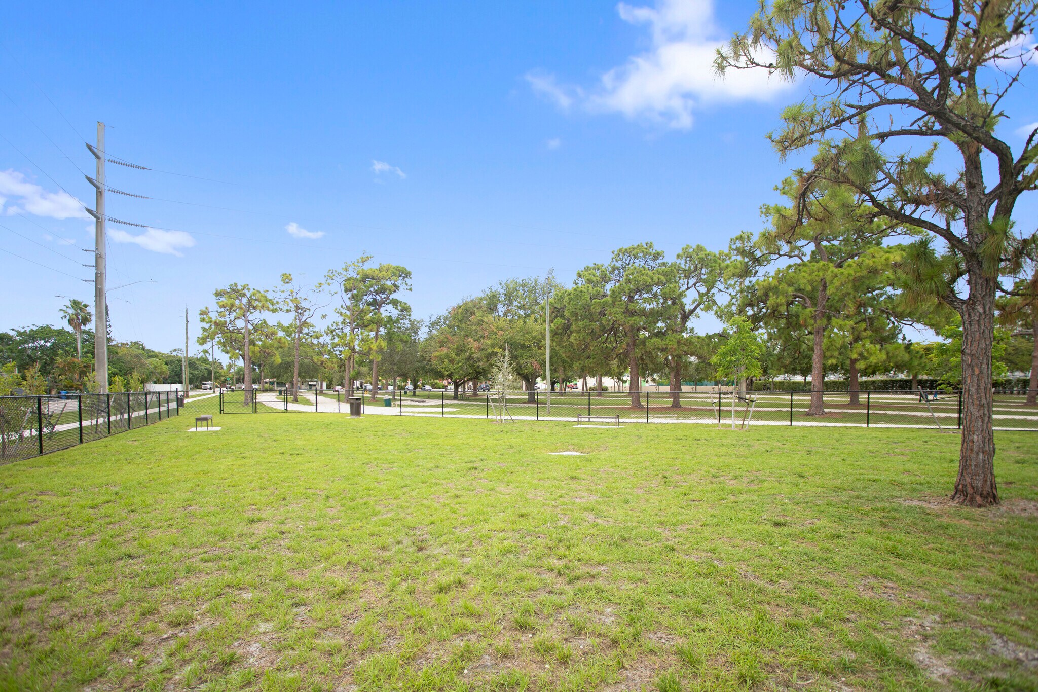 New running park across the streeet - 630 NE 37th St