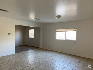 Building Photo - Large three bedroom apartment!