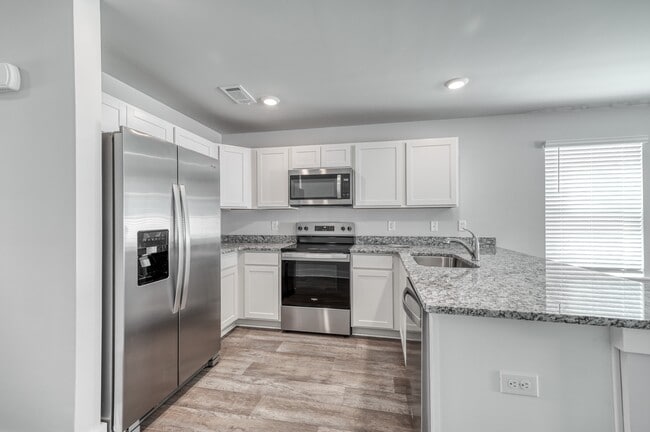 Building Photo - 109 S Grassland Rd