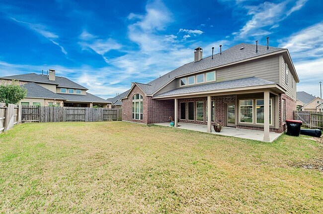 Building Photo - 28810 Davenport Dr
