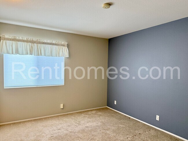 Building Photo - 1737 Willowhaven Rd