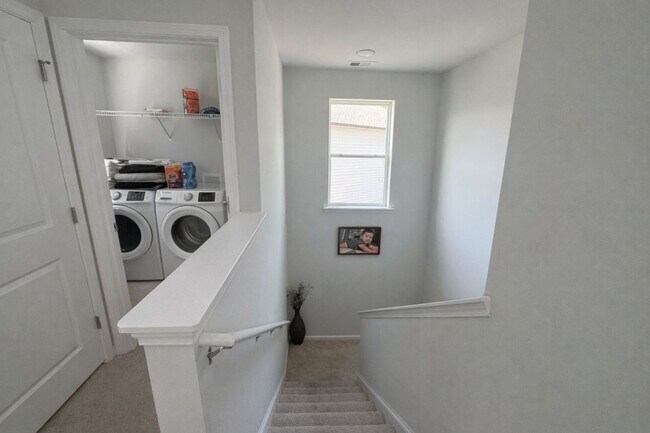 Building Photo - Highly Desirable 4 Bedroom Home with Serene Cul-de-Sac Living in Watergrass Community