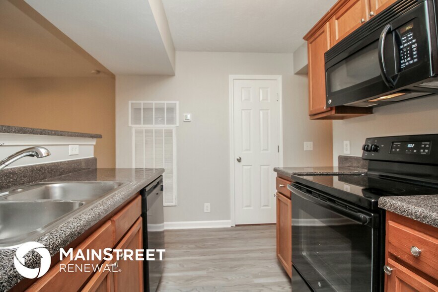 Building Photo - 8008 Logan Dr