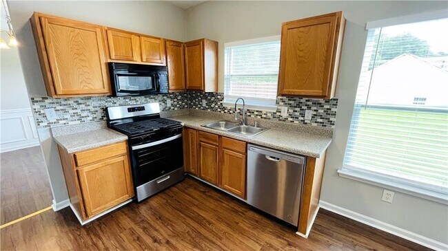 Building Photo - 1215 Grey Rock Way