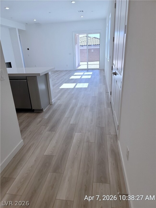 Building Photo - 96 Ibiza Lk Dr