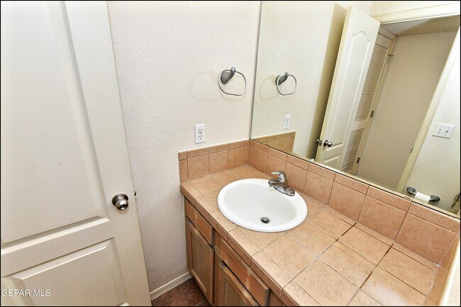 Building Photo - 6372 Franklin Ridge Dr