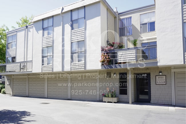 Building Photo - Well-Maintained 2-Bedroom Condo | Garage +...