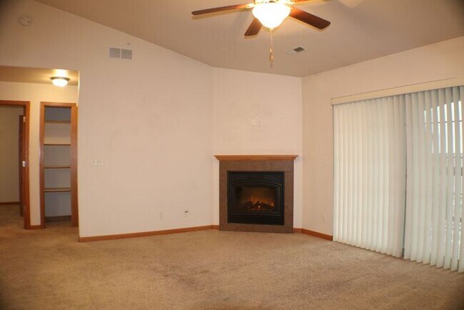 Building Photo - $1,210 | 2 Bedroom, 2 Bathroom Condo | Pet...