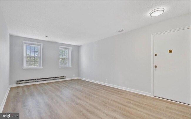 Building Photo - 3008 S Abingdon St