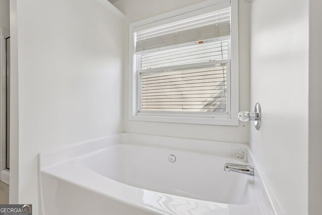 Building Photo - 5940 Bentley Way