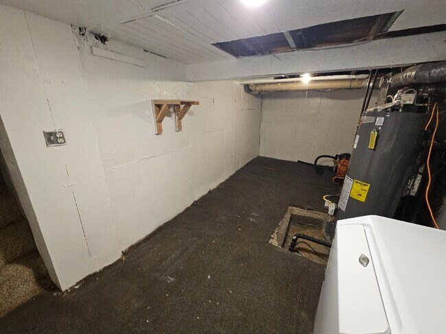 Building Photo - 1807 E 37th Ave