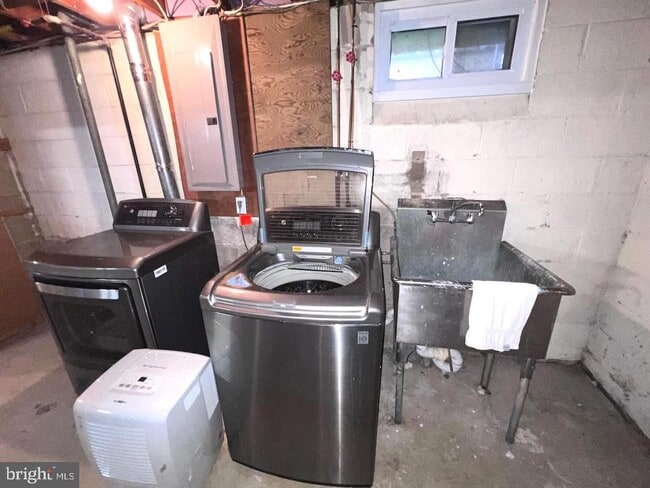 Building Photo - 918 Rockwell Rd