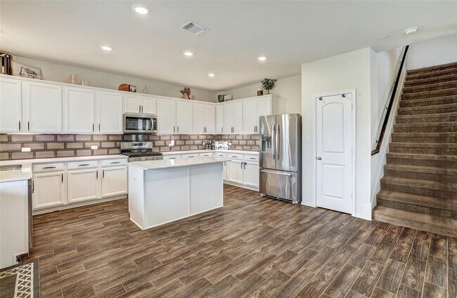 Building Photo - 104 Black Alder St