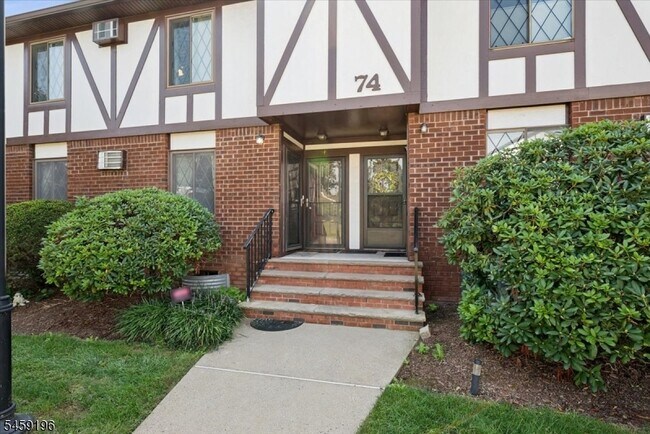 Building Photo - 74 Farm Rd
