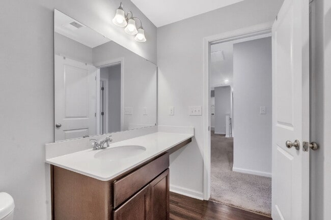 Building Photo - Modern 4-Bedroom Home in Butler Knoll in I...