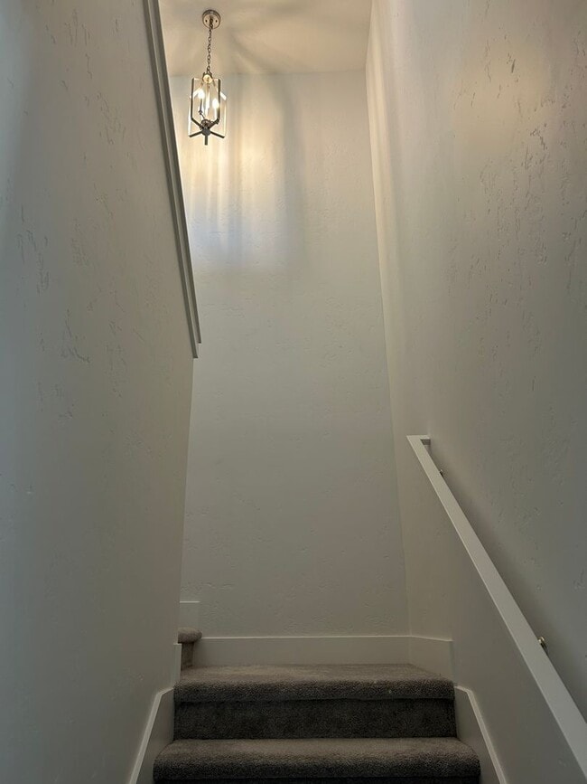 Building Photo - Riverstone: Gated Community, Pond Access i...