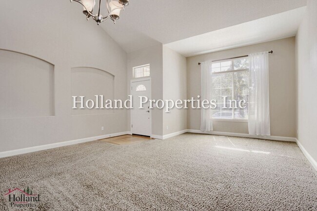 Building Photo - 21569 SW Susan Ln