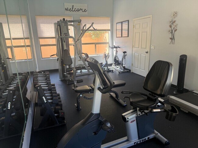 Building Photo - 1864 W Olive Way