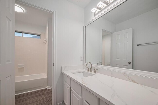 Building Photo - 2118 Westover Park Cir