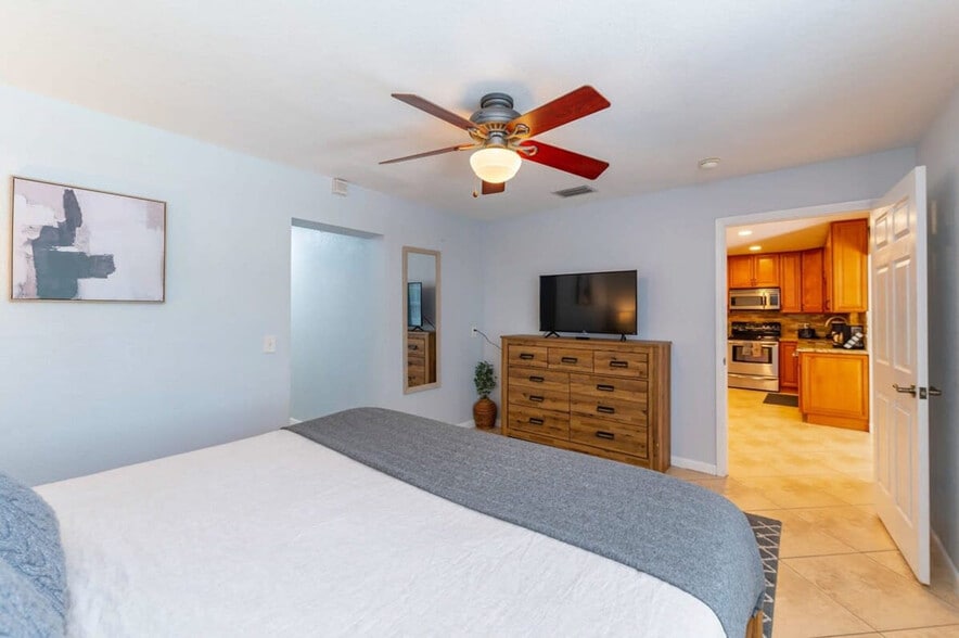 Building Photo - 1183 SE 1st Way